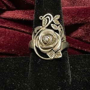 Elegant 925 Silver Rose Ring with CZ Center, size 10